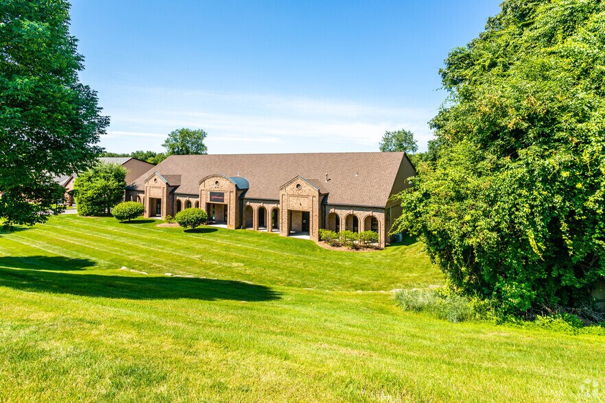 11 Millpond Dr, Lafayette, NJ à louer - Photo de l’immeuble – Image 3 sur 11
