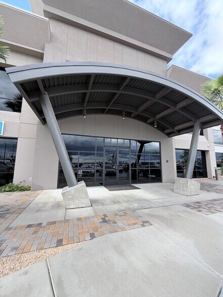 1360 N Bullard Ave, Goodyear, AZ à louer - Photo de l’immeuble – Image 2 sur 5