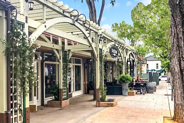 310 Main St, Pleasanton, CA à louer - Photo de l’immeuble – Image 2 sur 5