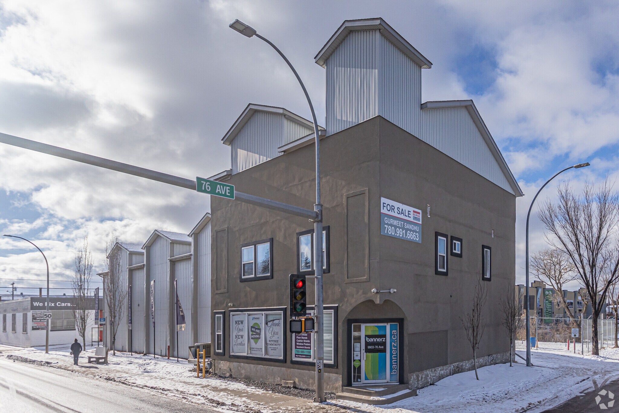 9903 76th Ave NW, Edmonton, AB à louer Photo principale– Image 1 sur 11