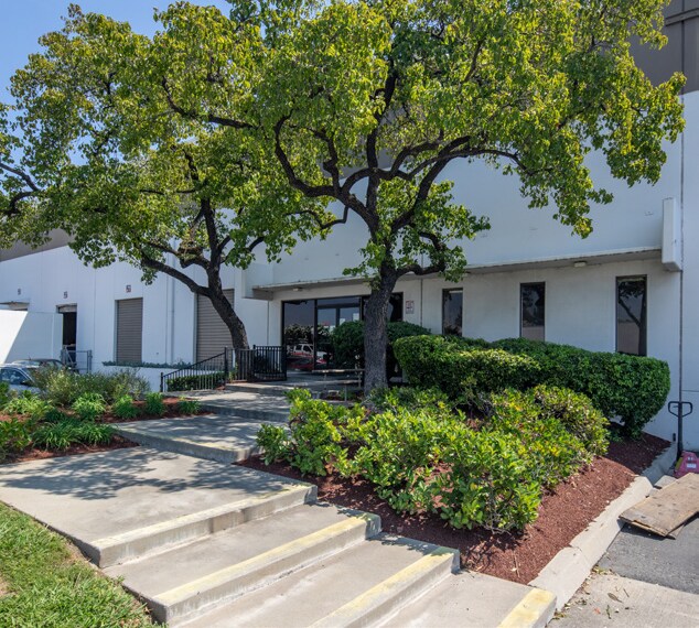 935 Mclaughlin Ave, San Jose, CA à louer - Photo de l’immeuble – Image 2 sur 6