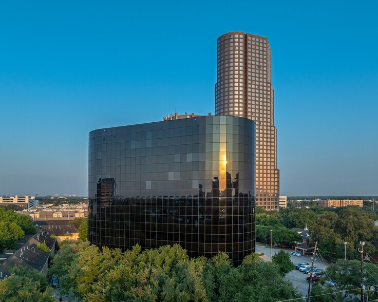 1800 Bering Dr, Houston, TX à vendre - Photo de l’immeuble – Image 2 sur 13