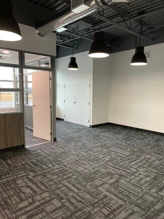Plus de détails pour 3465 Rebecca St, Oakville, ON - Bureau à vendre