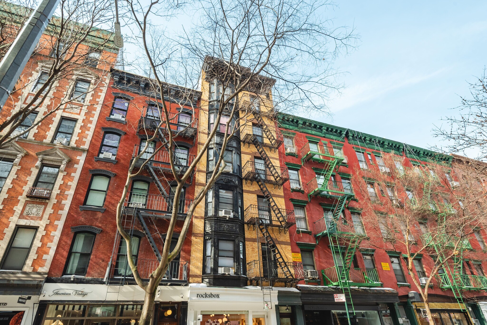 239 Elizabeth St, New York, NY à vendre Photo de l’immeuble– Image 1 sur 22