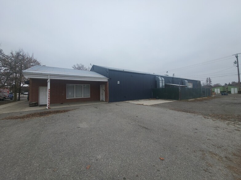 415 E 3rd Ave, Post Falls, ID à vendre - Photo de l’immeuble – Image 3 sur 5