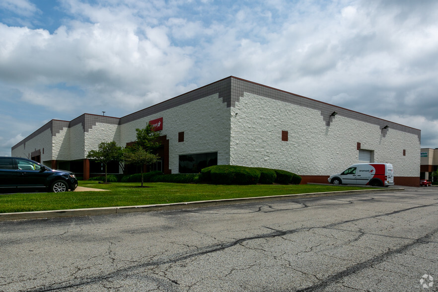 8435 Georgetown Rd, Indianapolis, IN à louer - Photo principale – Image 1 sur 4