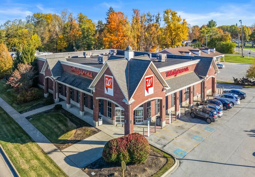 95 W Garfield Rd, Aurora, OH à vendre - Photo de l’immeuble – Image 2 sur 9