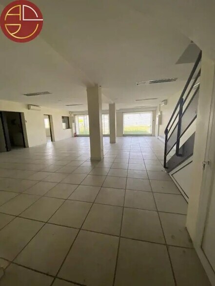 Industriel/Logistique dans Saint-Alban à vendre - Photo de l’immeuble – Image 2 sur 10