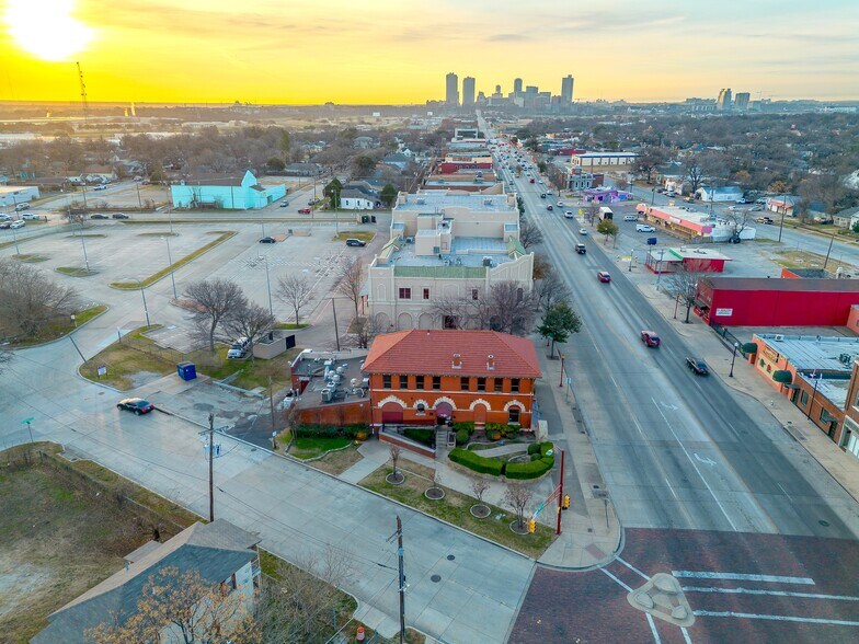 1540 N Main St, Fort Worth, TX à louer - Photo de l’immeuble – Image 2 sur 6