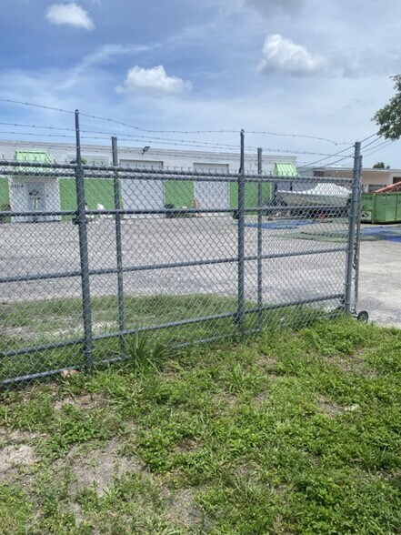 4201 114th Ter N Pinellas Park, Clearwater, FL à vendre - Photo de l’immeuble – Image 3 sur 15