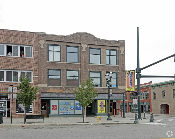 2-4 N Saginaw St, Pontiac, MI à vendre - Photo principale – Image 1 sur 18