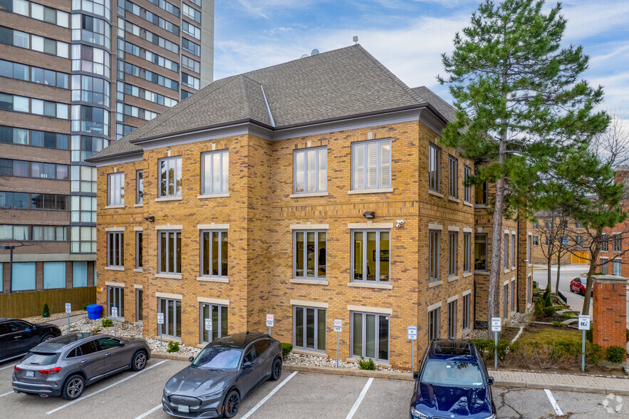 4255 Sherwoodtowne Blvd, Mississauga, ON à louer - Photo de l’immeuble – Image 3 sur 5