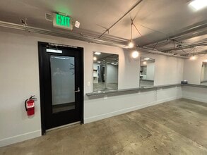 249 Liberty St NE, Salem, OR à louer Photo intérieure– Image 1 sur 54