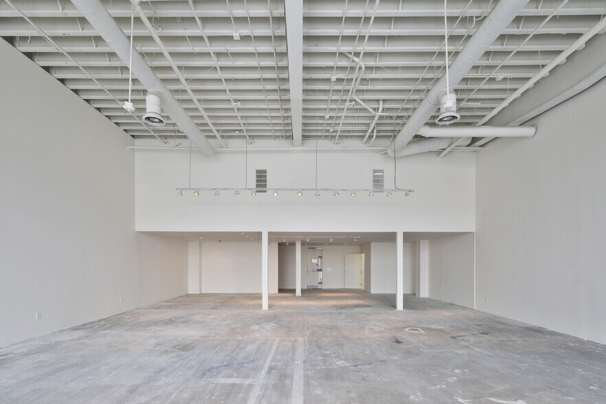 8500 Melrose Ave, Los Angeles, CA à louer - Photo de l’immeuble – Image 3 sur 6