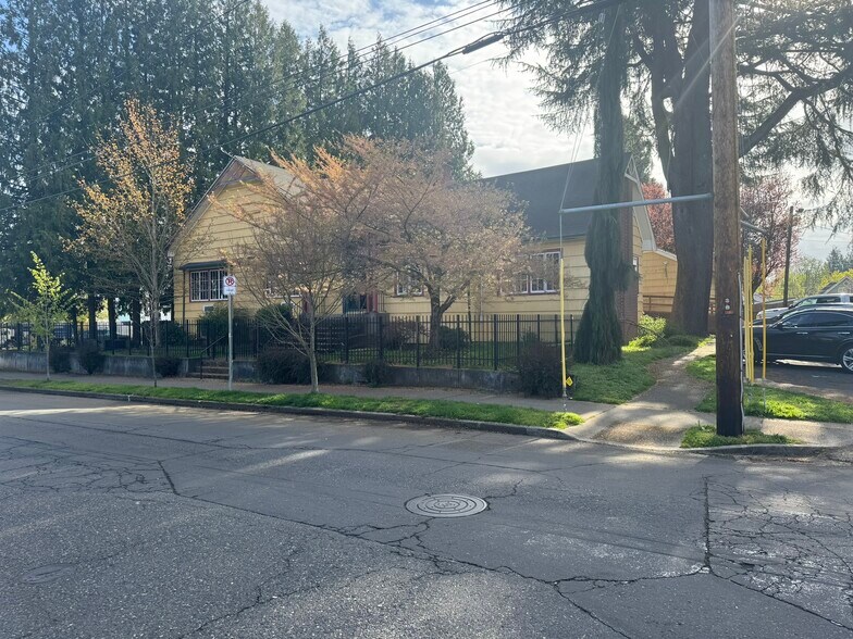 8010 N Charleston Ave, Portland, OR à vendre - Photo principale – Image 1 sur 17