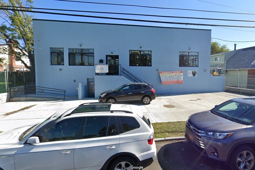 13009 Springfield Blvd, Springfield Gardens, NY à vendre - Photo principale – Image 1 sur 6
