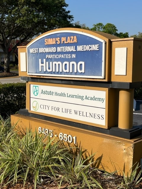 6435-6471 W Commercial Blvd, Tamarac, FL à louer Photo principale– Image 1 sur 9