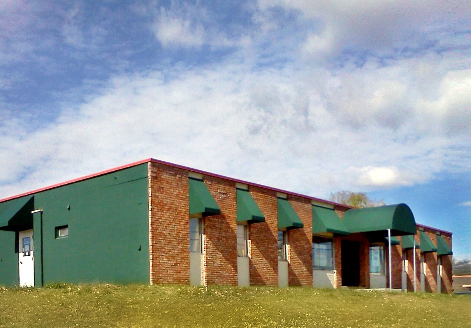 2025 Rice St, Roseville, MN à louer Photo principale– Image 1 sur 3