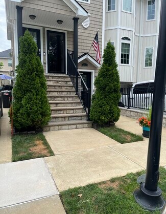 Plus de détails pour Three Stunning 2 FAMILY HOMES – Logement à vendre, Staten Island, NY