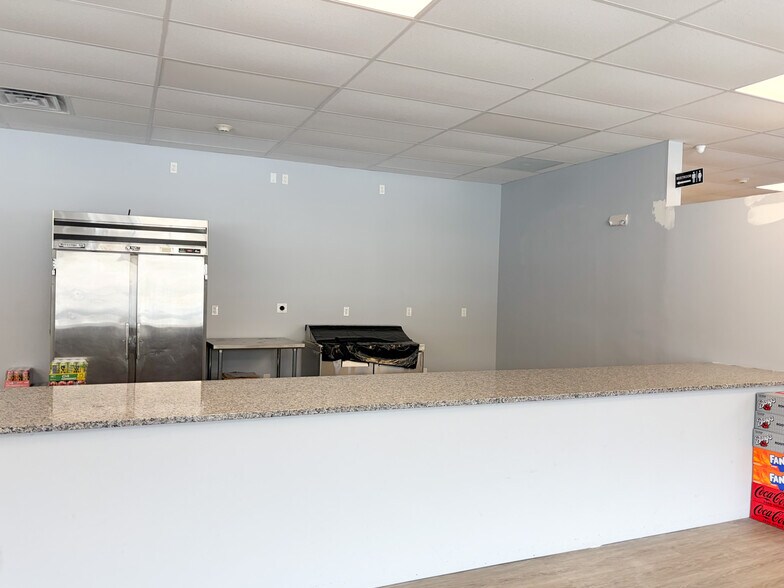 4 Commerce Way, Milton, NH à louer - Photo de l’immeuble – Image 3 sur 15