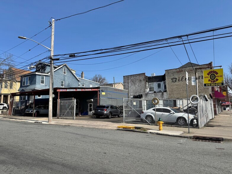 973 Bergen St, Newark, NJ à vendre - Photo de l’immeuble – Image 2 sur 23