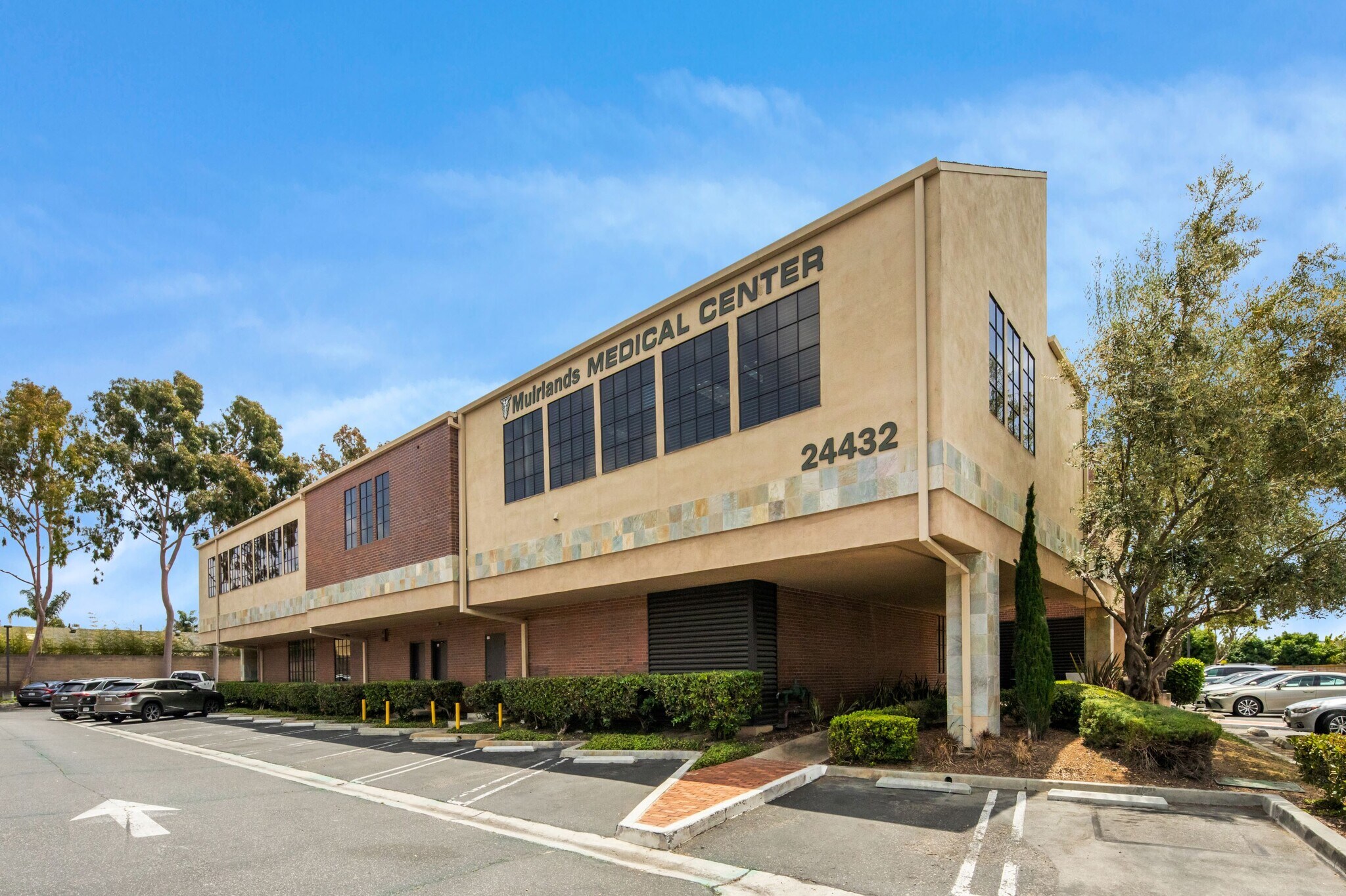 24432 Muirlands Blvd, Lake Forest, CA à vendre Photo principale– Image 1 sur 1
