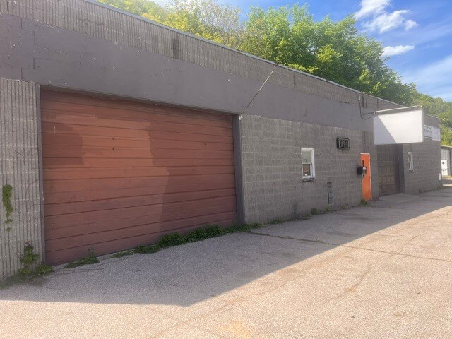 8131 Maccorkle Ave, Charleston, WV à vendre - Photo de l’immeuble – Image 2 sur 14