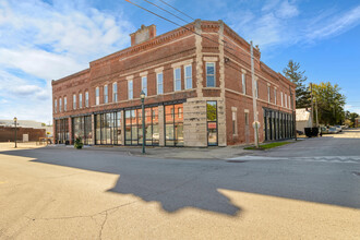 119 W Main St, Arcadia, IN à louer Photo de l’immeuble– Image 1 sur 3