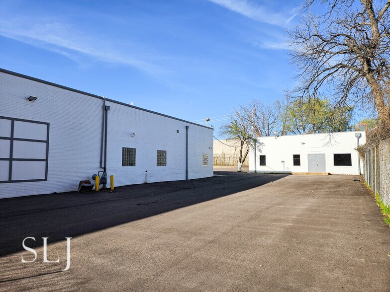 1100 S Akard St, Dallas, TX à louer - Photo de l’immeuble – Image 2 sur 12