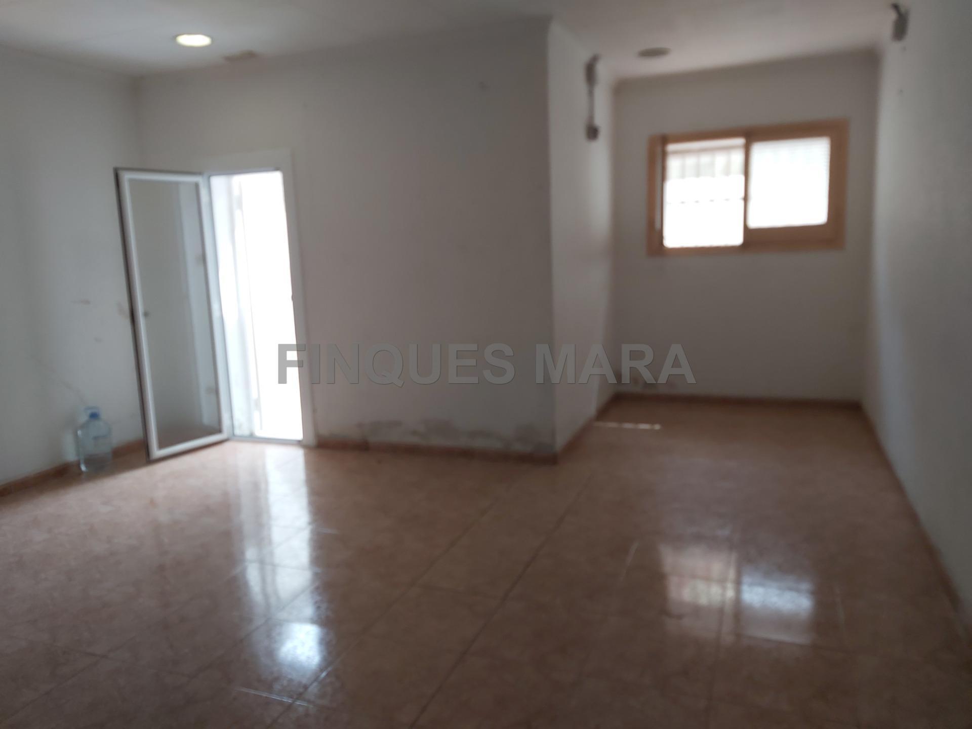 Local commercial dans Sant Boi de Llobregat, Barcelona à louer Plan d’étage– Image 1 sur 5