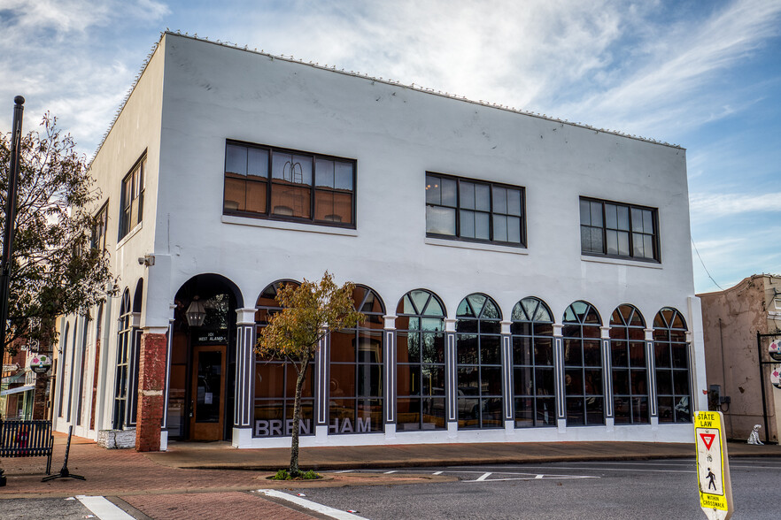 101 W Alamo St, Brenham, TX à louer - Photo de l’immeuble – Image 2 sur 5