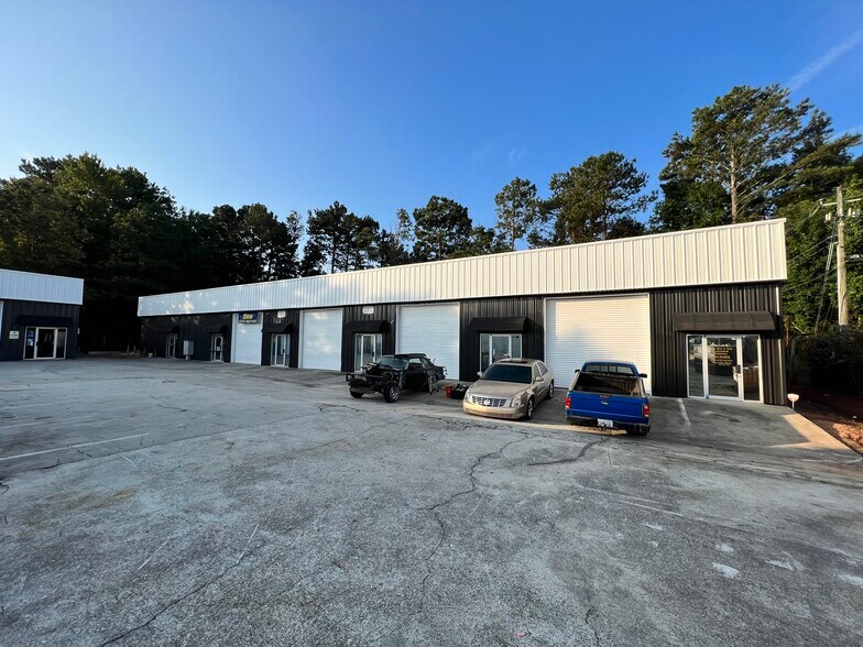 1403 Iris Dr, Conyers, GA à louer - Photo de l’immeuble – Image 2 sur 3