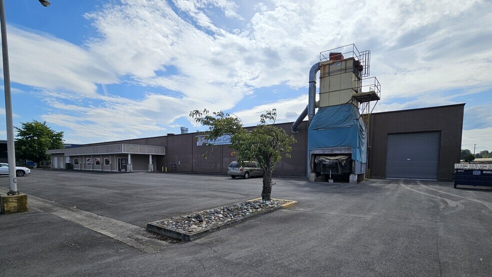 2219 Talley Way, Kelso, WA à vendre - Photo de l’immeuble – Image 3 sur 17