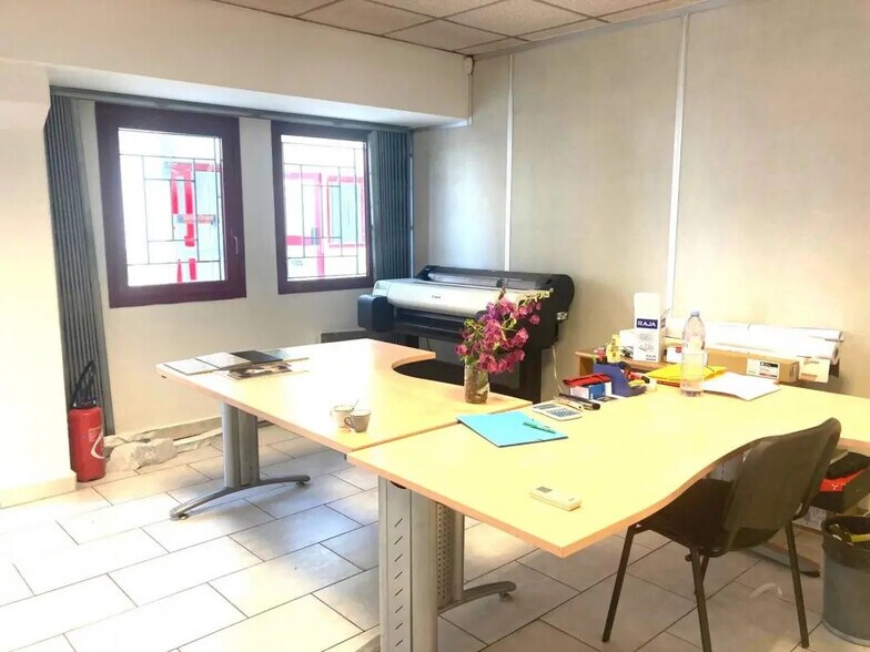 Bureau dans Mouans-Sartoux à louer - Photo de l’immeuble – Image 3 sur 6