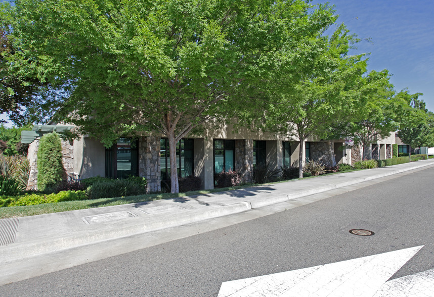 1098 Sunrise Ave, Roseville, CA à louer - Photo de l’immeuble – Image 3 sur 3