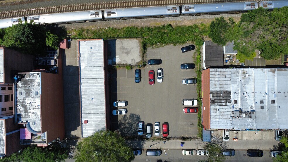 136-51 41st Avenue ave, Flushing, NY à vendre - Photo principale – Image 3 sur 5