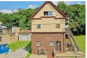 420 Broadway Ave, Mckees Rocks, PA à vendre - Photo principale – Image 1 sur 25
