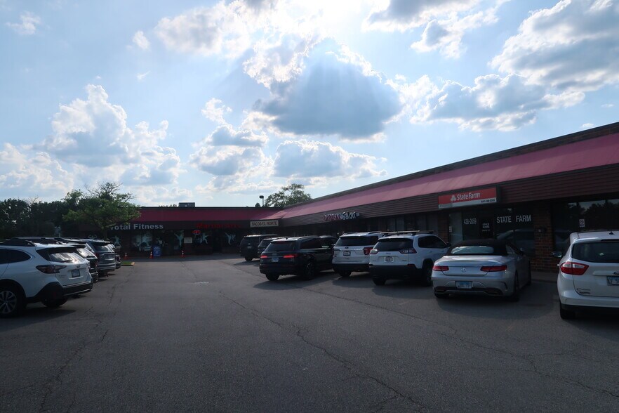 199-217 S Rand Rd, Lake Zurich, IL à louer - Photo de l’immeuble – Image 2 sur 8
