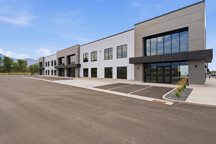 1242 N 2000 W, Farr West, UT à vendre - Photo de l’immeuble – Image 2 sur 25