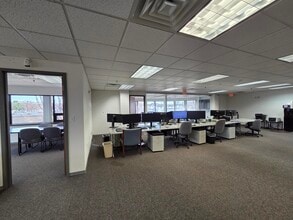 18 Commerce Way, Woburn, MA à louer Photo intérieure– Image 1 sur 7