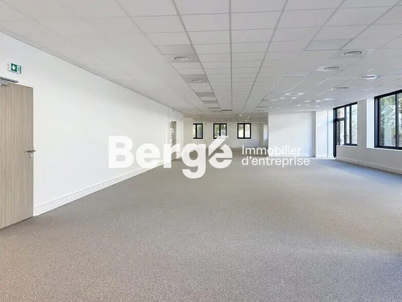 Bureau dans SOPHIA ANTIPOLIS à louer - Photo de l’immeuble – Image 2 sur 15