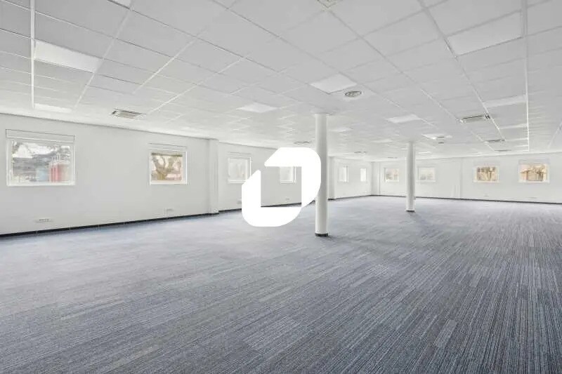 Bureau dans Villeneuve-la-Garenne à louer Photo de l’immeuble– Image 1 sur 4