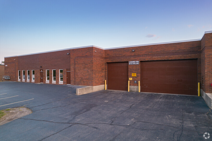 901 E Orchard Ave, Mundelein, IL à louer - Photo de l’immeuble – Image 2 sur 8