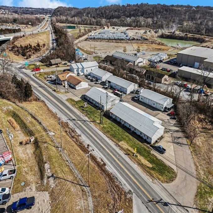 State Route 128 portefeuille de 7 biens à vendre sur LoopNet.fr Photo de l’immeuble– Image 1 sur 10