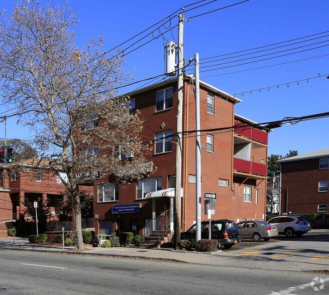 657-659 Yonkers Ave, Yonkers, NY à louer - Photo de l’immeuble – Image 3 sur 5