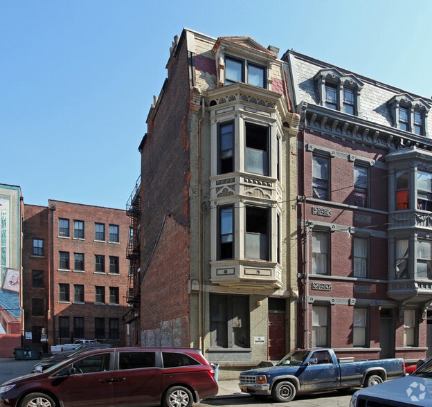 28 W 13th St, Cincinnati, OH à vendre - Photo principale – Image 1 sur 2