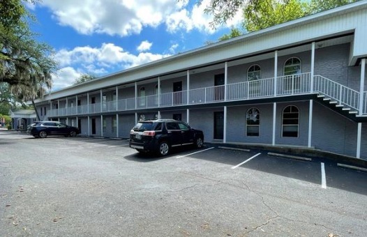 Spanish Trace Apartments portefeuille de 2 biens à vendre sur LoopNet.fr - Photo de l’immeuble – Image 2 sur 12