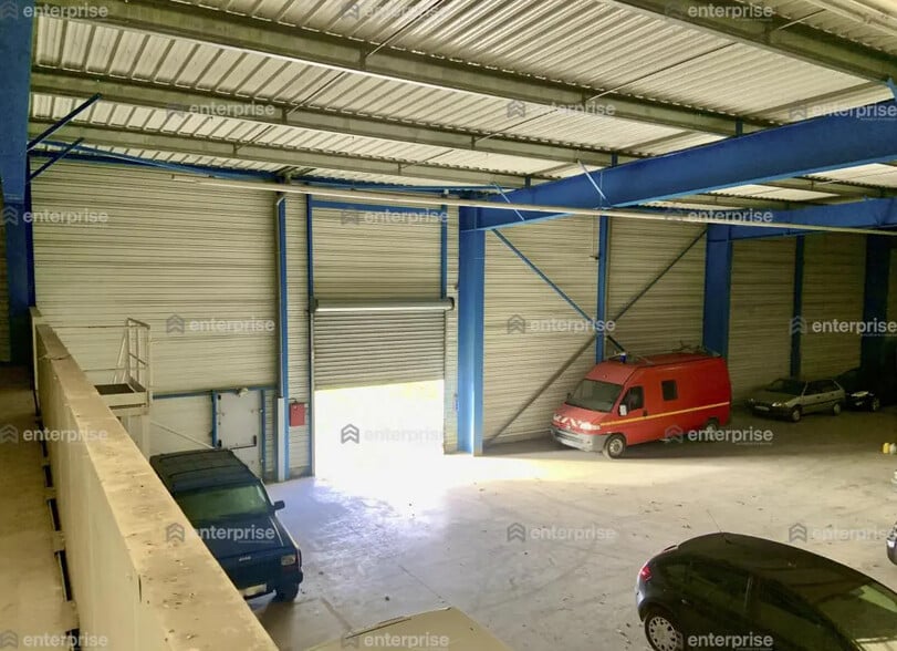 Local d’activités dans Lapugnoy à louer - Photo de l’immeuble – Image 3 sur 9
