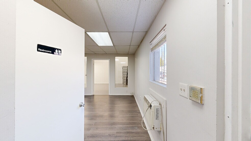 18227-18243 NE 4th Ct, Miami, FL à louer - Numérisation 3D Matterport – Image 3 sur 17