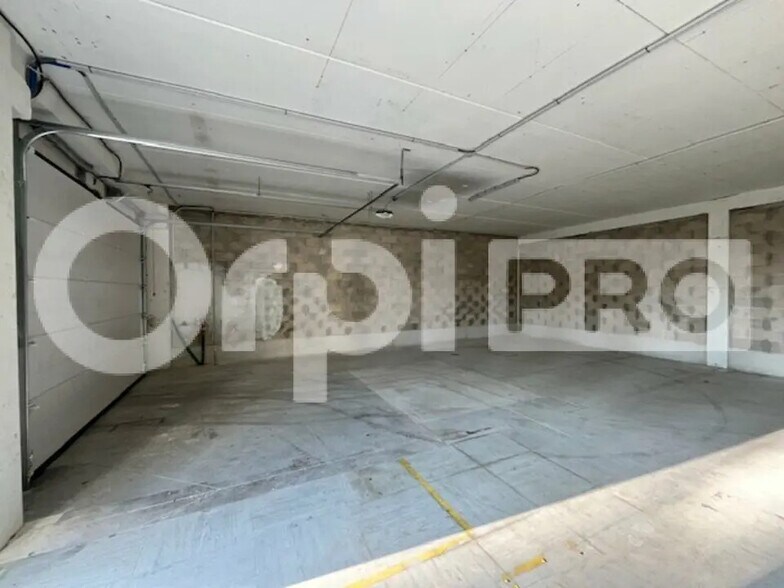 Local d’activités dans Fontenay-Trésigny à louer - Photo intérieure – Image 3 sur 16